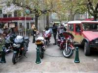Sur la place d'Entrevaux, 'faisait froid apparemment